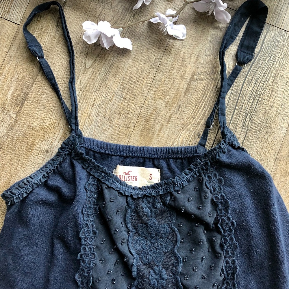 2/$20 ❤️ Hollister Navy Ruffled Easy Fit Cami Tank - Picture 5 of 6